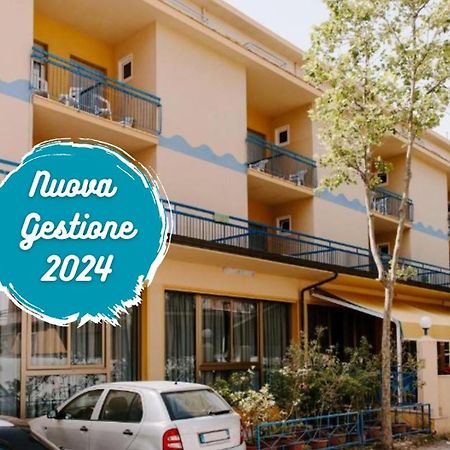Hotel Edward Беллария-Иджеа-Марина Экстерьер фото