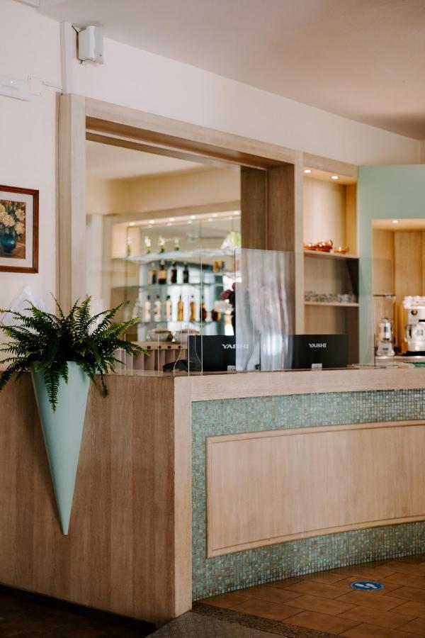 Hotel Edward Беллария-Иджеа-Марина Экстерьер фото