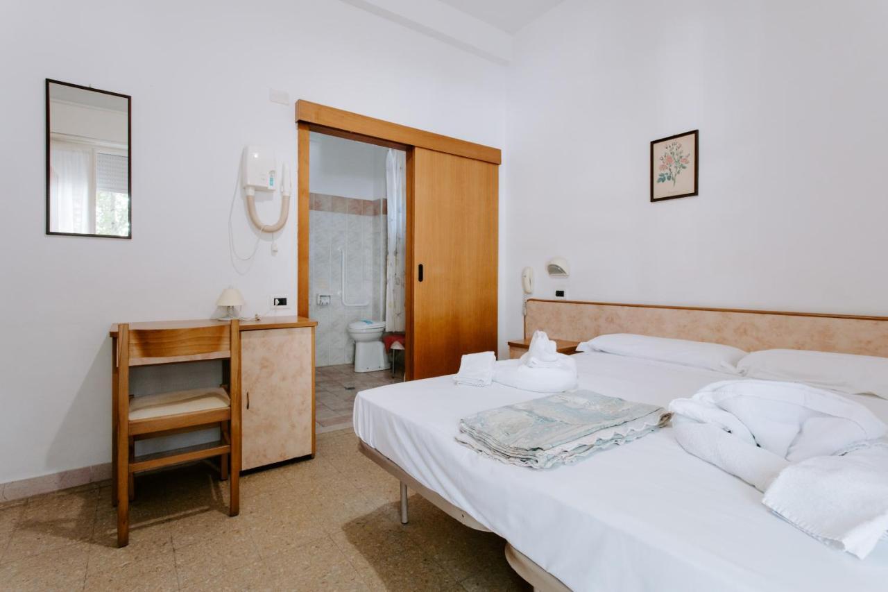 Hotel Edward Беллария-Иджеа-Марина Экстерьер фото