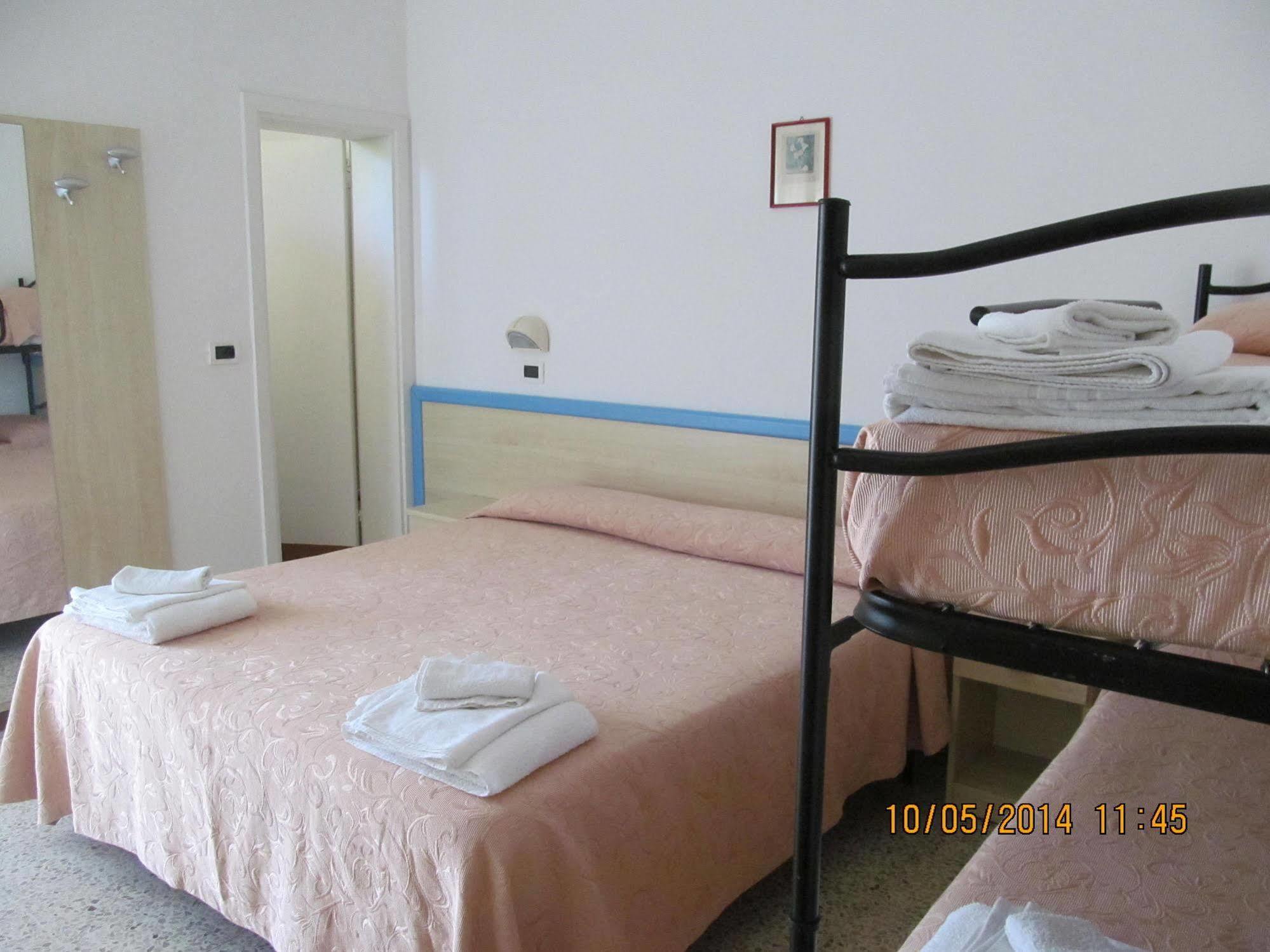 Hotel Edward Беллария-Иджеа-Марина Экстерьер фото